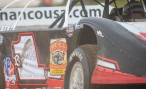 Larson Gets Ready at Ms Thunder