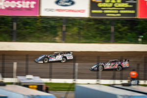Weiss battles Ryan Gustin in Heat Race
