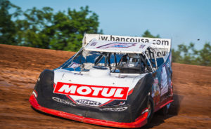 Brent Larson rips around Lernerville