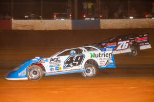 Overton and Davenport battle for the lead