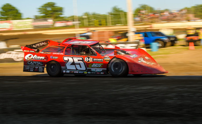 BULLDOG MENTALITY: Clanton Hits Stride in Return to World of Outlaws
