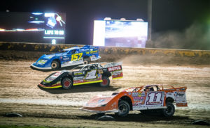 3 wide battle for the lead