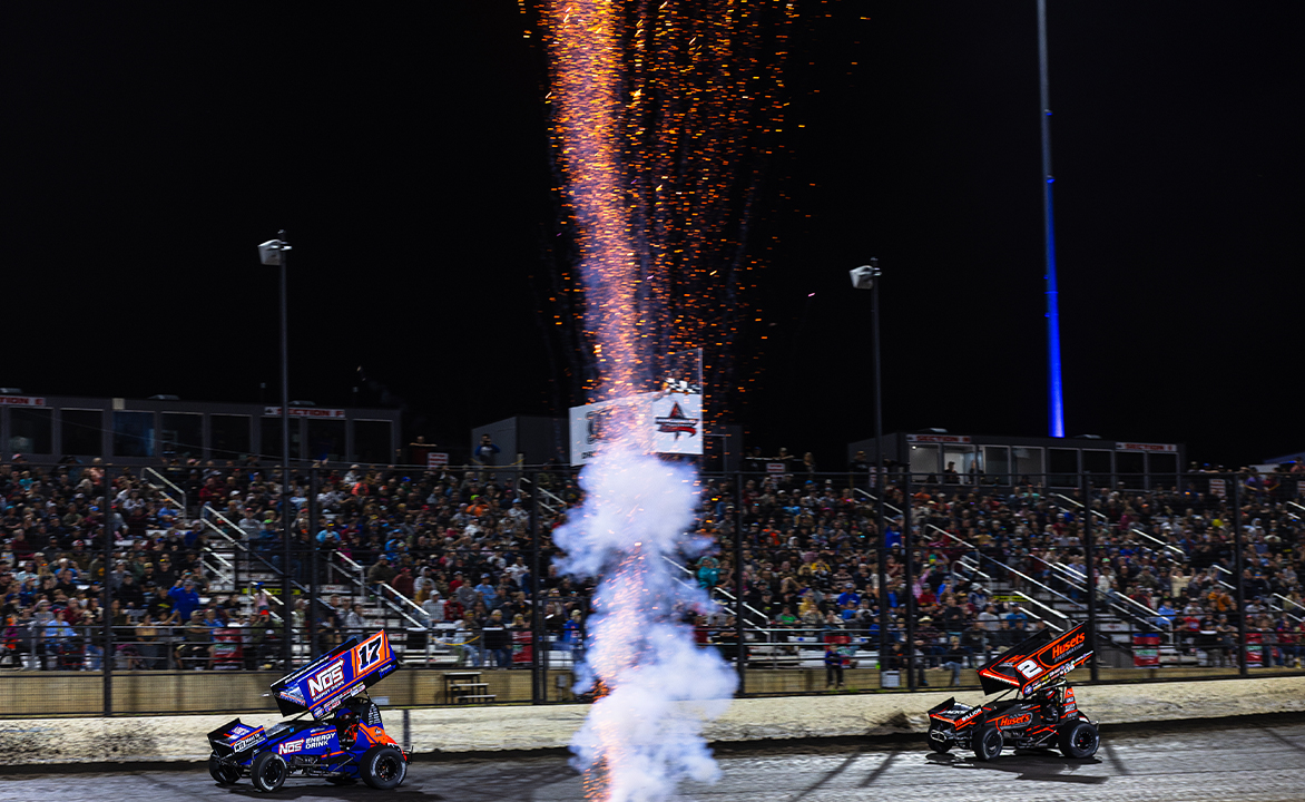 Sheldon Haudenschild takes the checkered flag ahead of David Gravel at Arrowhead