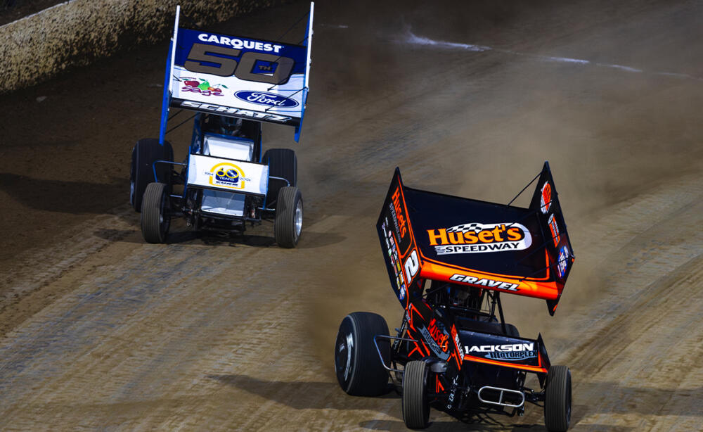 David Gravel races ahead of Donny Schatz