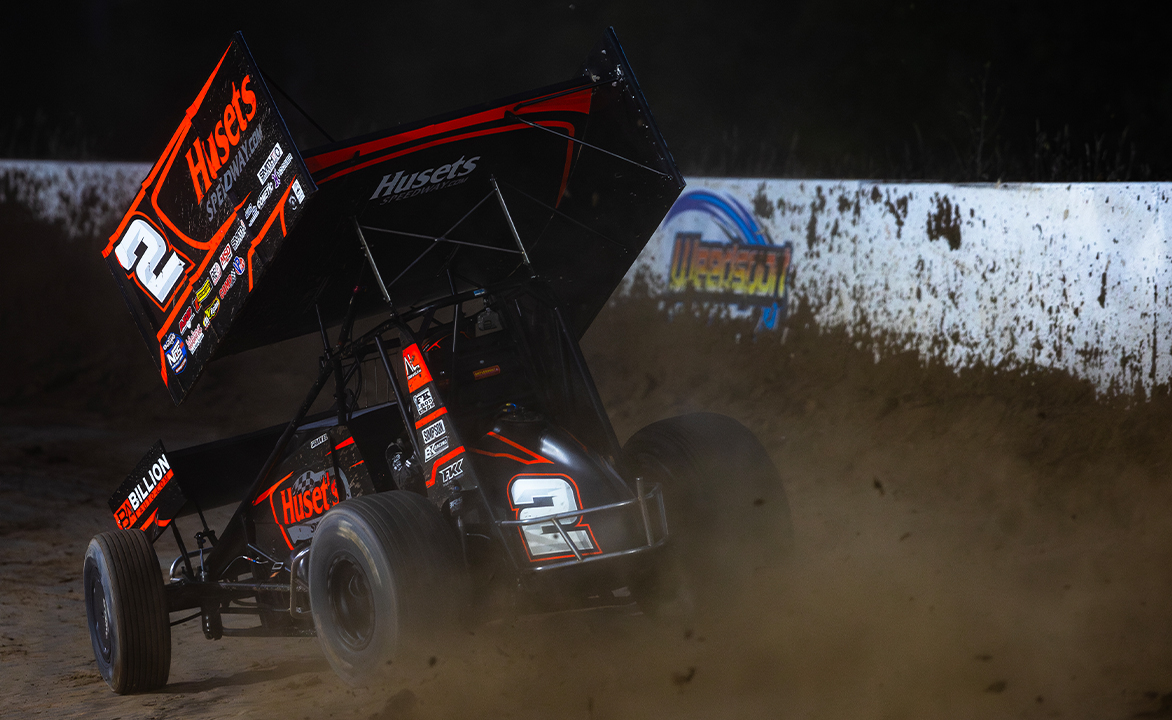 David Gravel runs the cushion at Weedsport Speedway