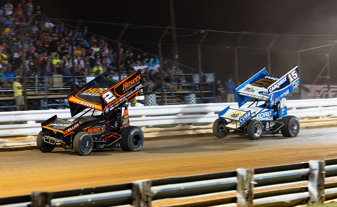 David Gravel races ahead of Donny Schatz at Williams Grove