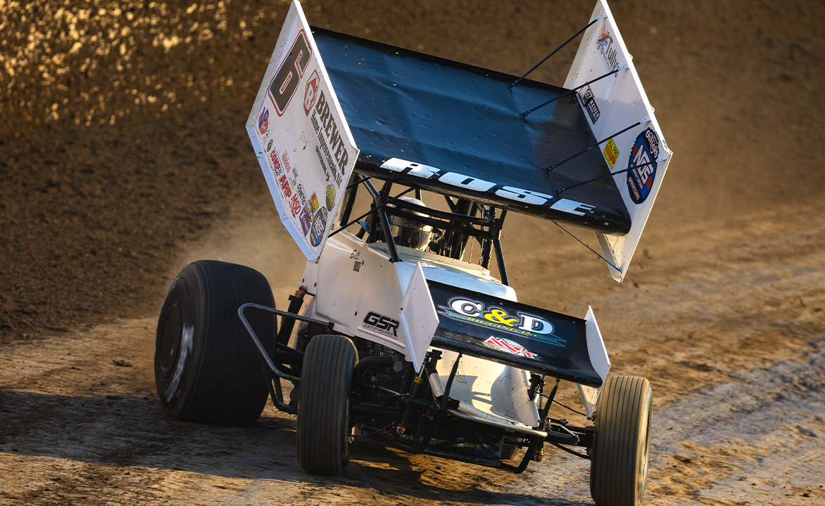 The Bill Rose No. 6 Sprint Car on track at I-55.