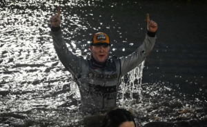Bobby Pierce 8.3 USA Nats Lake Dive by E.Schwanke