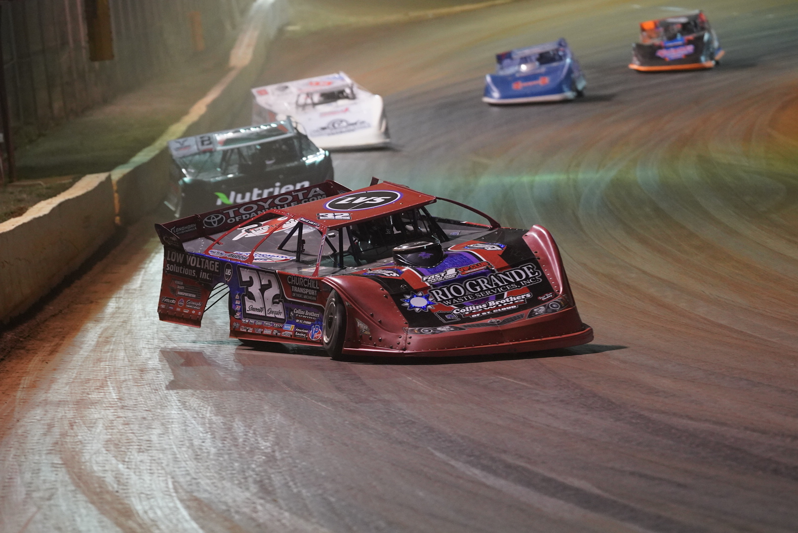 Bobby Pierce leads the field at Smoky Mountain