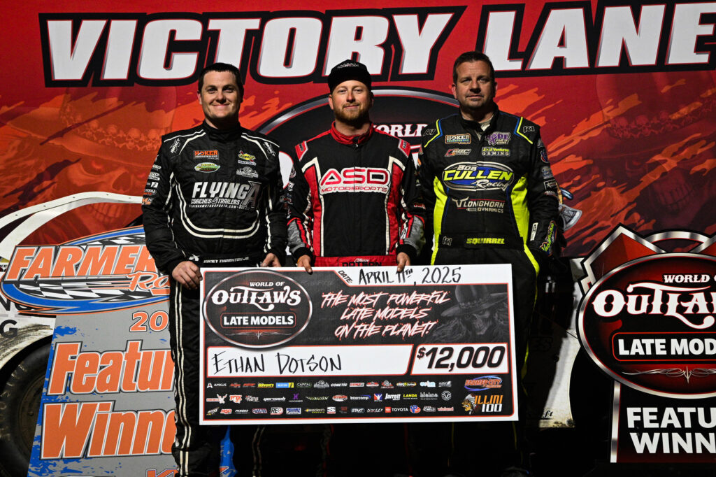 Illini 100 Friday podium