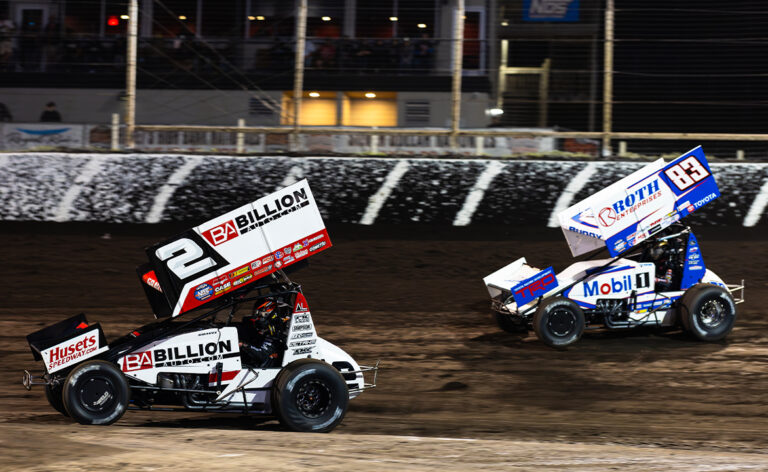 David Gravel races Buddy Kofoid at Huset's Speedway