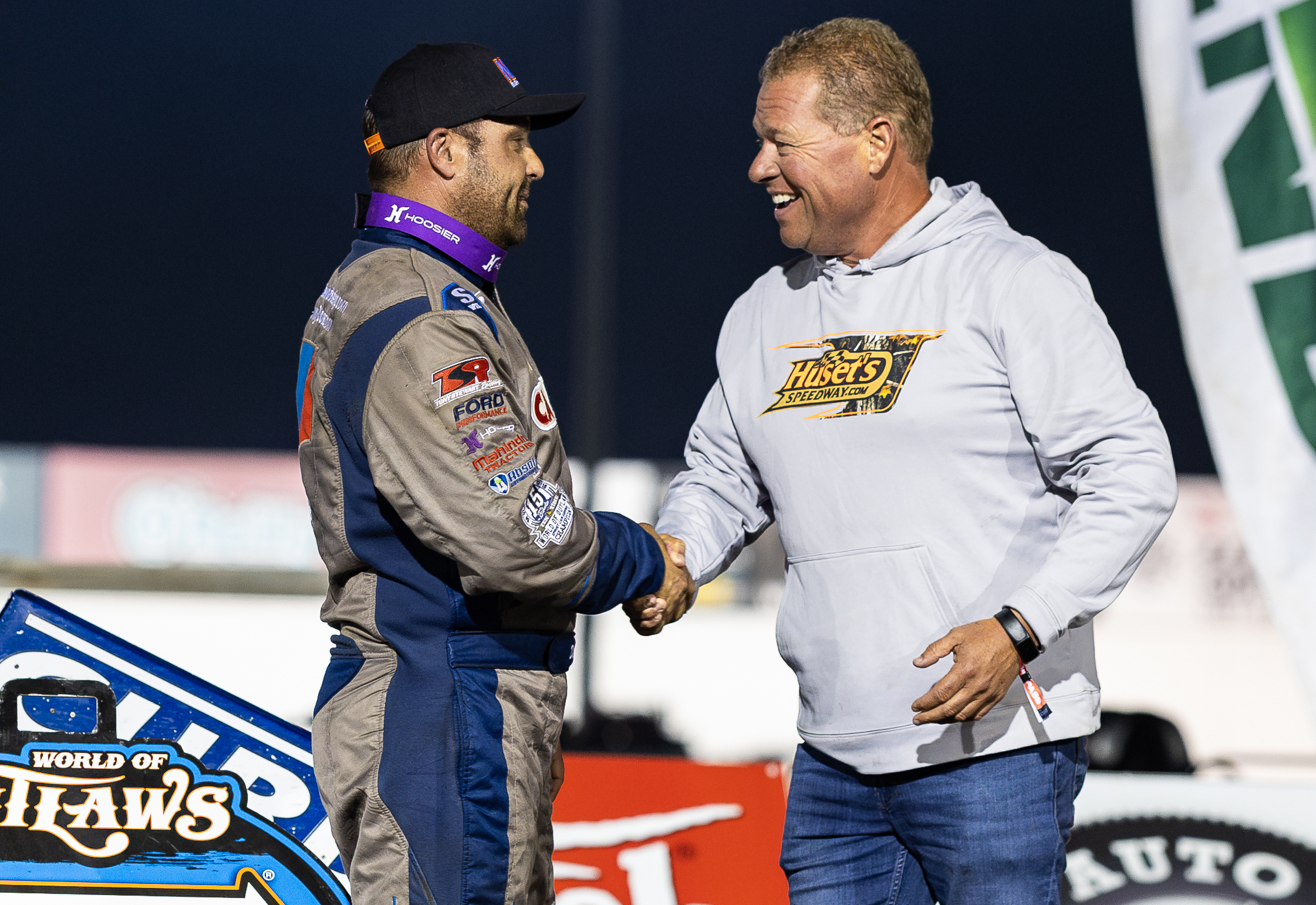 Donny Schatz shakes Tod Quiring's hand