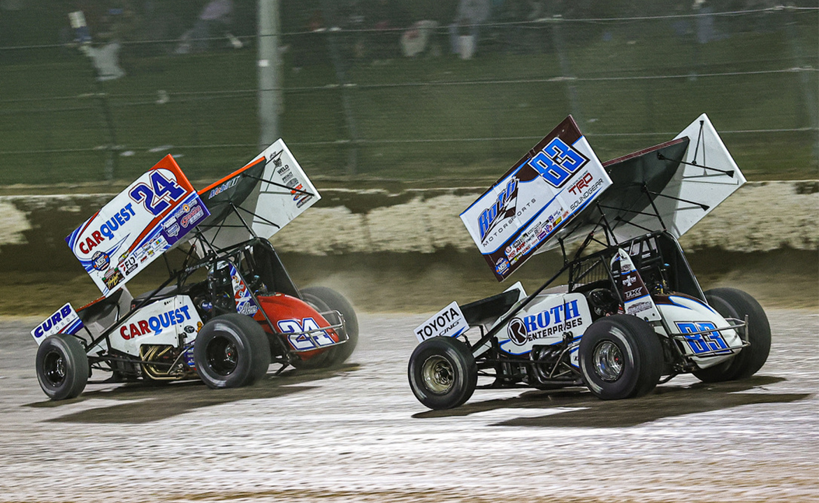 Rico Abreu races ahead of Buddy Kofoid at Eldora Speedway