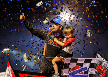 David Gravel celebrating with his son Levi at Huset's Speedway